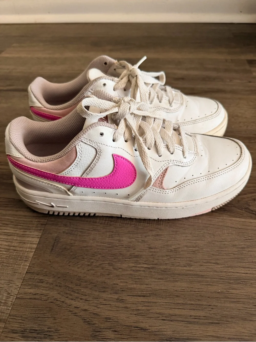 Nike Court Vision Low White Pink Sneakers Women’s Size 8